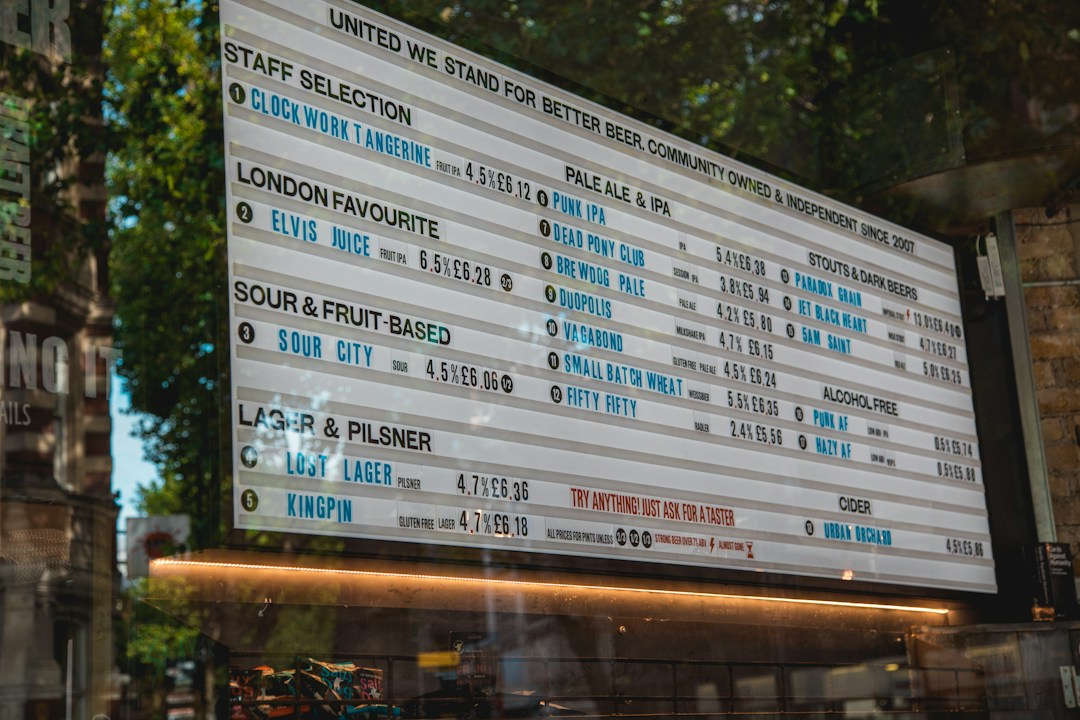 Digital schedule display illustrating electronic programme guide information